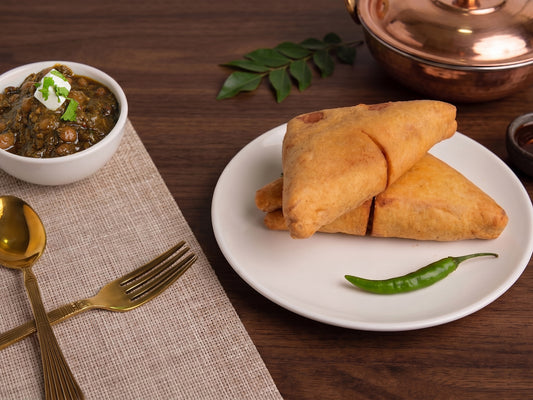 Bread Pakoda With Chole (2pc)